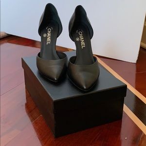 Black Chanel Pointy Toe Heels - size 9/ 39